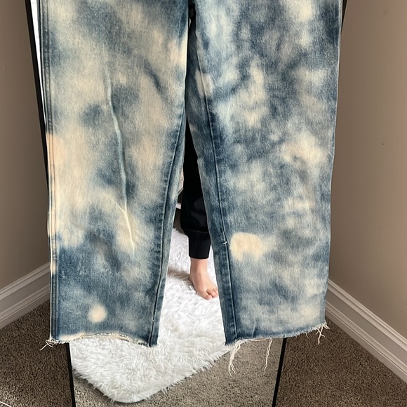 Brandy Melville acid wash jeans - Picture 4 of 8